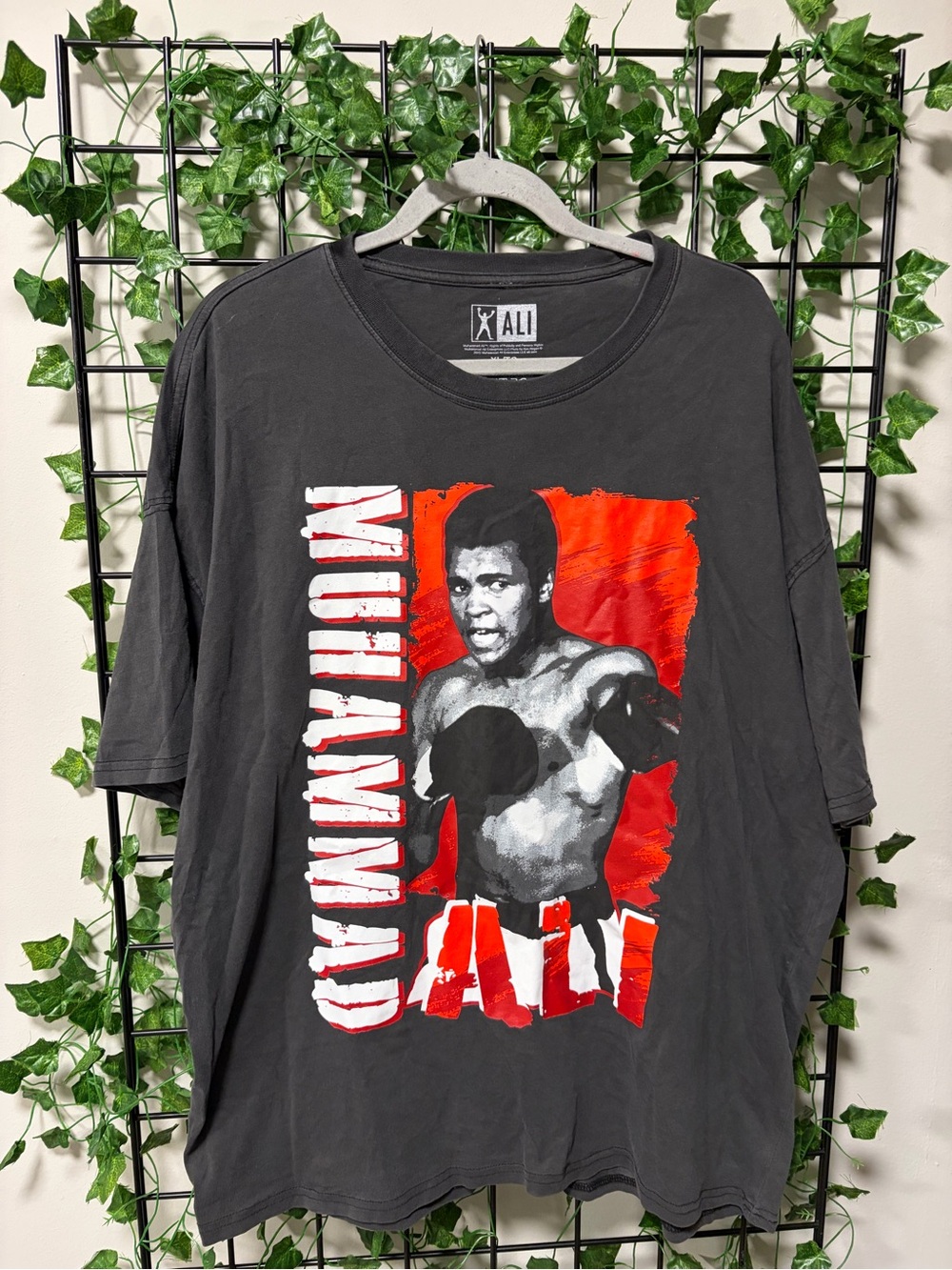Ali Graphic Short Sleeve Tee - Black with Red Print